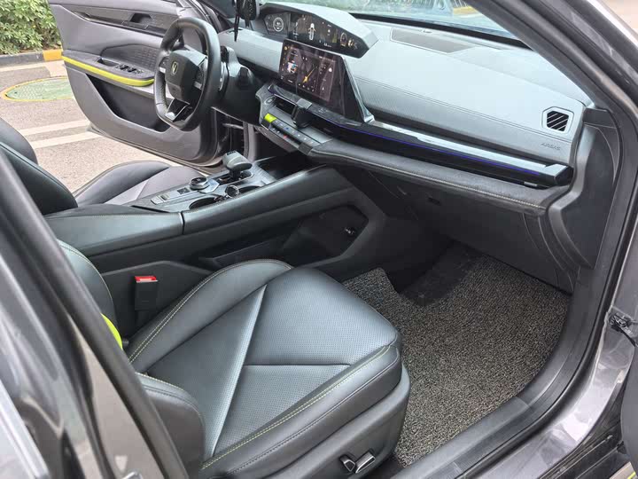 Фото 17 - Changan UNI-V