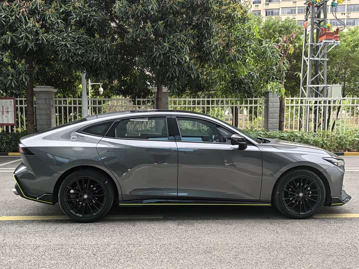 Фото 8 - Changan UNI-V