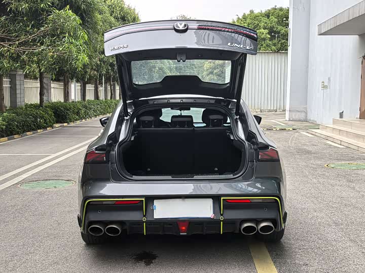 Фото 9 - Changan UNI-V