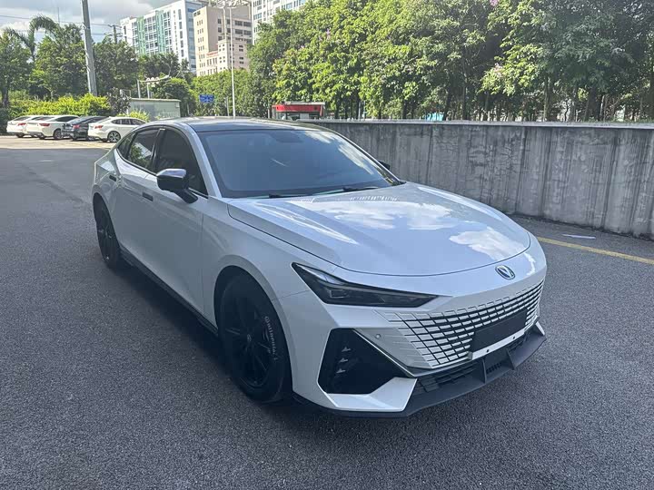 Фото 3 - Changan UNI-V