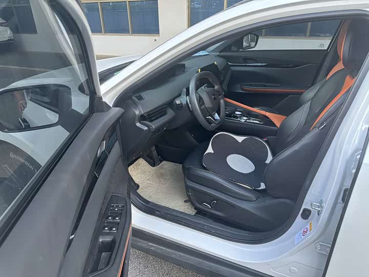 Фото 4 - Changan UNI-V