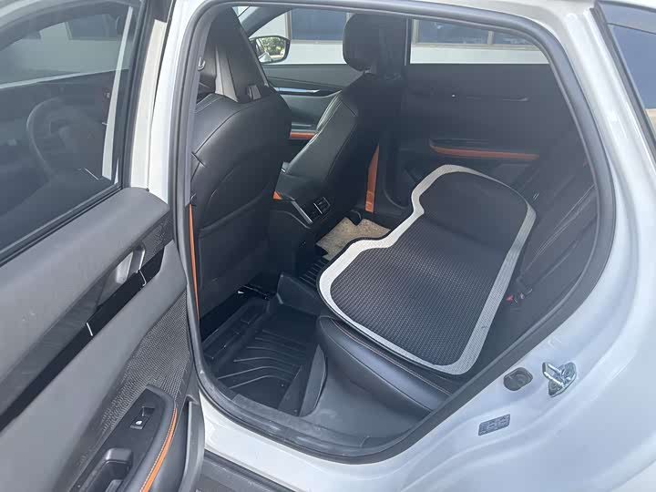 Фото 5 - Changan UNI-V