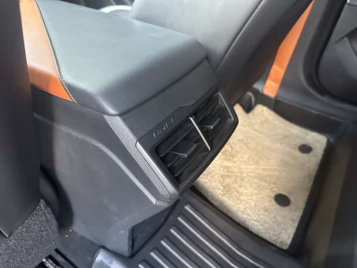 Фото 6 - Changan UNI-V