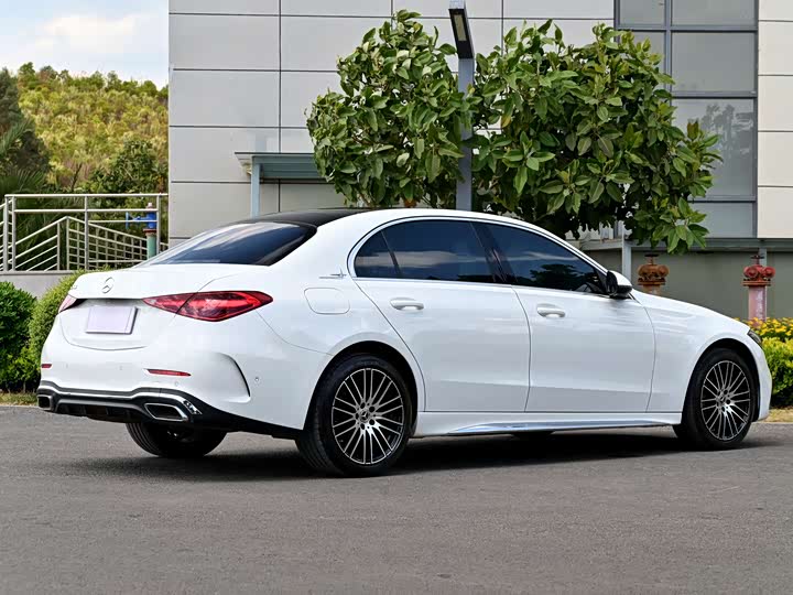 Фото 16 - Mercedes-Benz C-Class