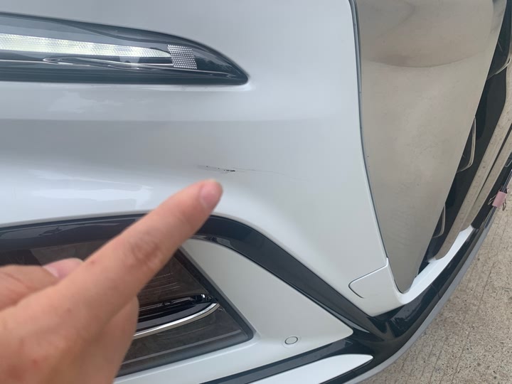 Фото 15 - Hongqi HS3