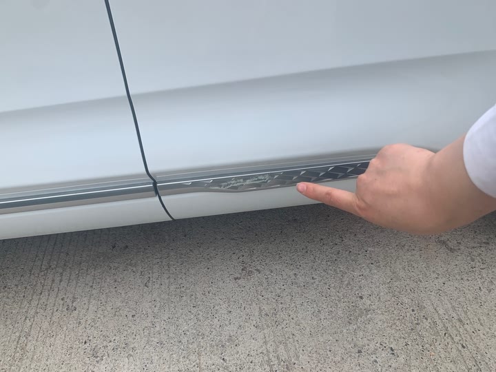 Фото 17 - Hongqi HS3