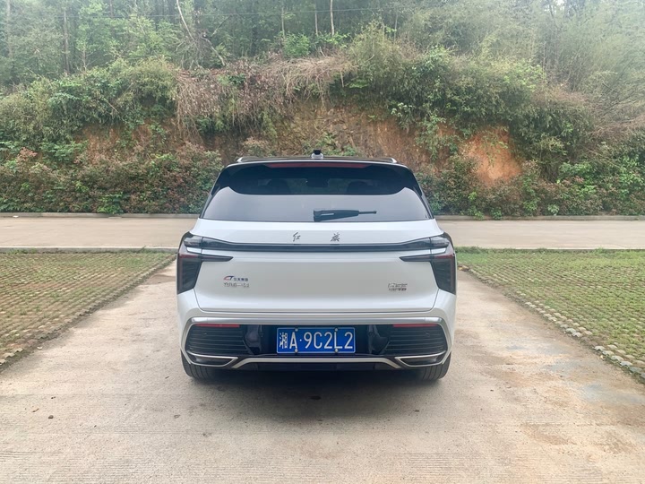 Фото 7 - Hongqi HS3