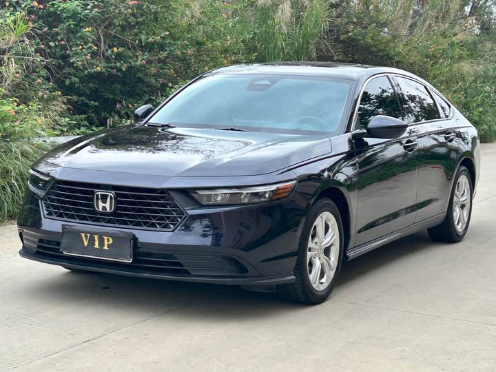 Фото 1 - Honda Accord