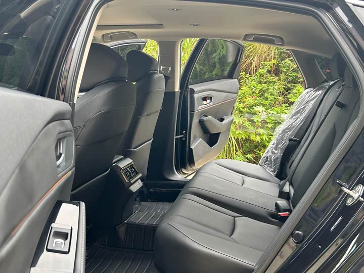 Фото 10 - Honda Accord