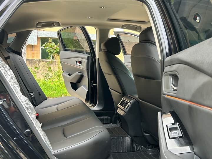 Фото 9 - Honda Accord