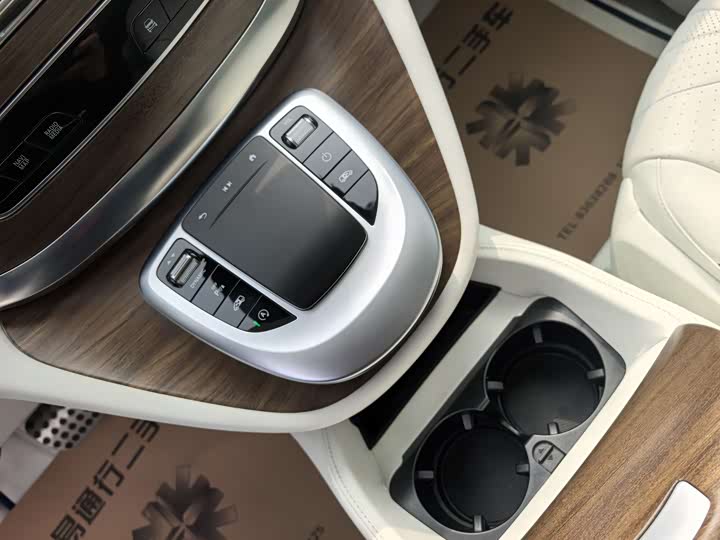 Фото 15 - Mercedes-Benz V-Class