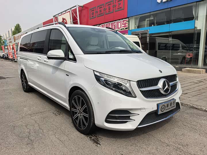 Фото 3 - Mercedes-Benz V-Class