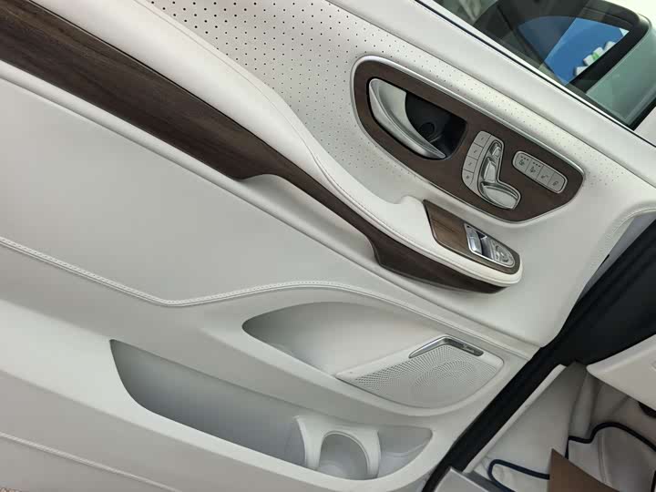 Фото 5 - Mercedes-Benz V-Class