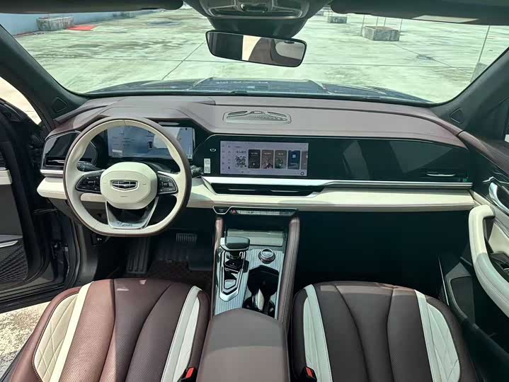 Фото 10 - Geely Monjaro