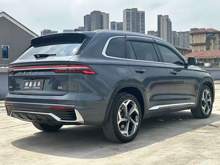 Фото 15 - Geely Monjaro