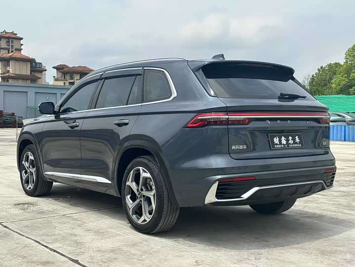 Фото 17 - Geely Monjaro