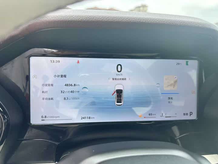 Фото 6 - Geely Monjaro