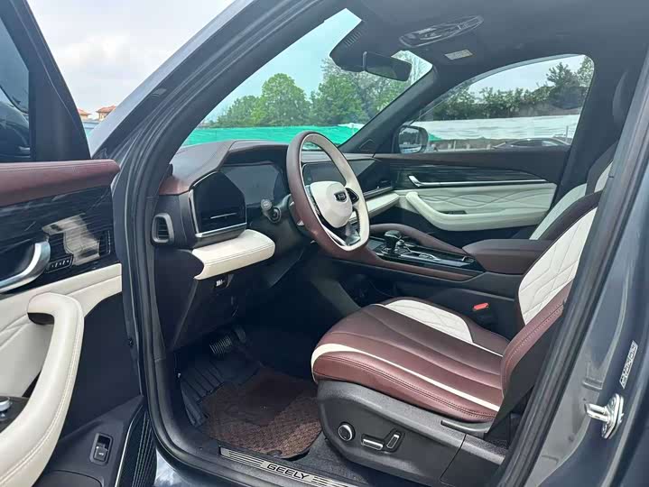 Фото 7 - Geely Monjaro