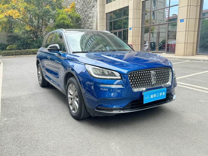 Фото 3 - Lincoln Corsair