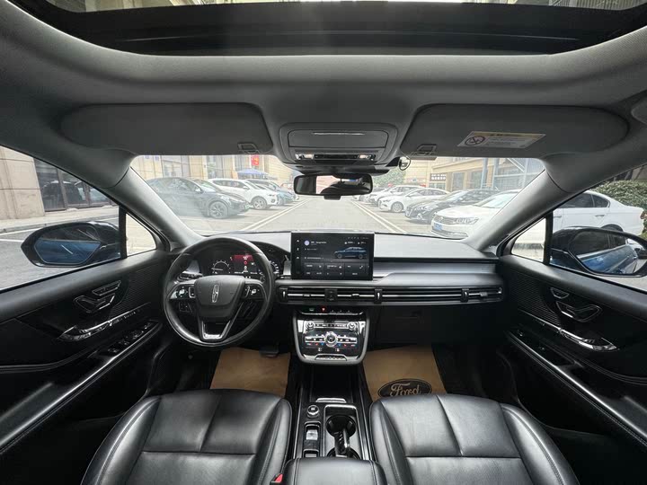 Фото 9 - Lincoln Corsair