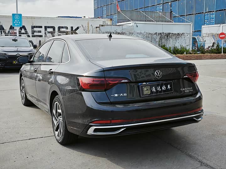 Фото 10 - Volkswagen Sagitar L