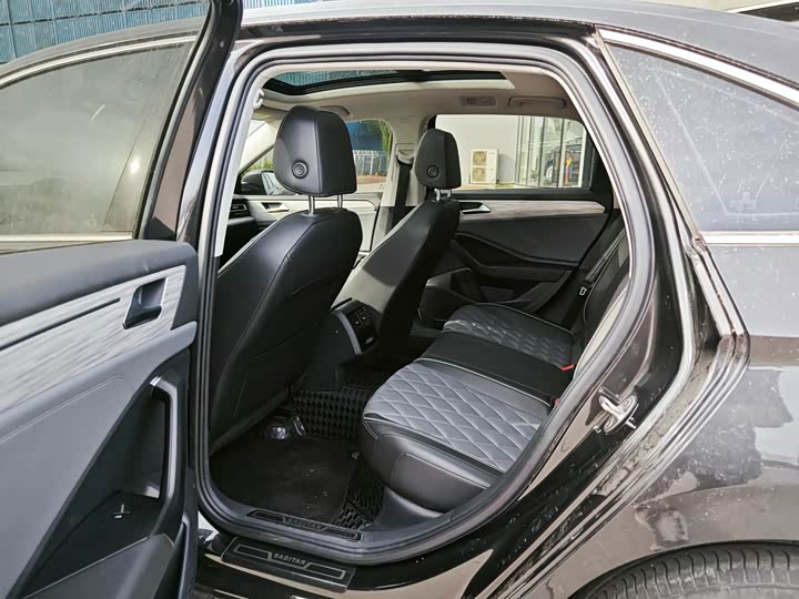 Фото 7 - Volkswagen Sagitar L