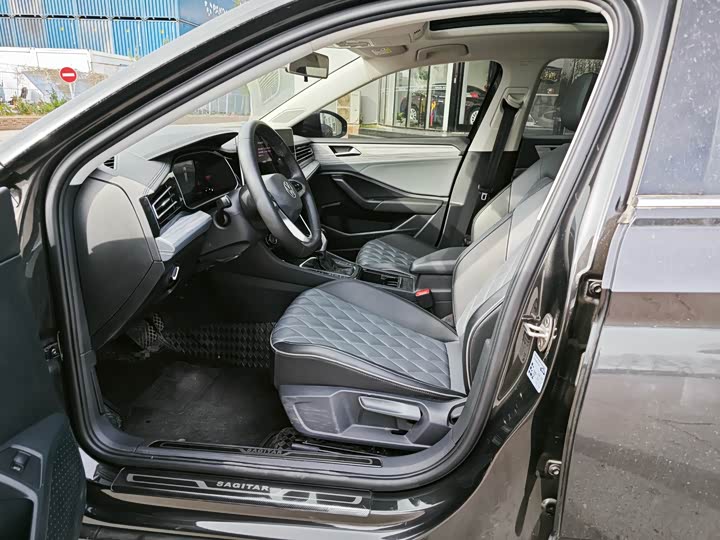 Фото 8 - Volkswagen Sagitar L