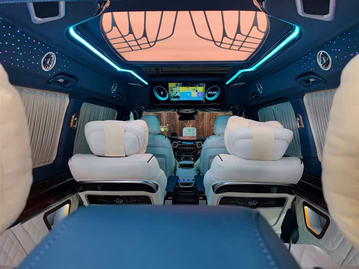 Фото 11 - Mercedes-Benz V-Class