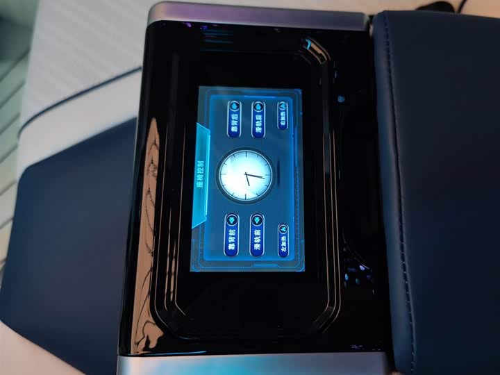 Фото 21 - Mercedes-Benz V-Class