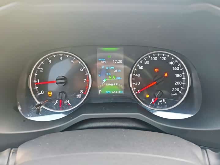 Фото 6 - Toyota RAV4