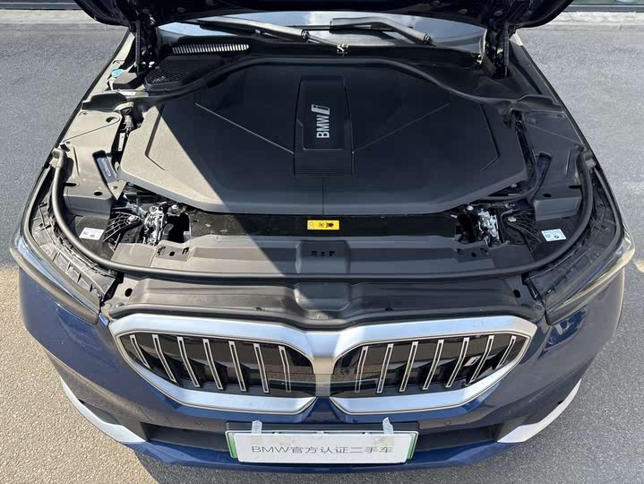 Фото 13 - BMW i5