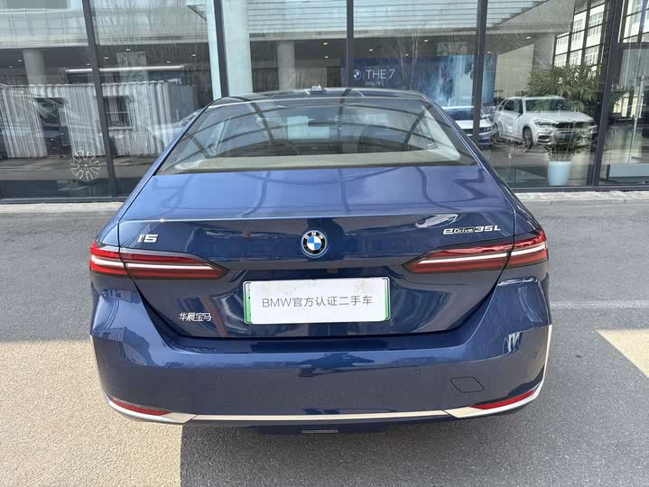 Фото 4 - BMW i5