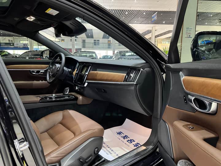 Фото 13 - Volvo S90 Hybrid