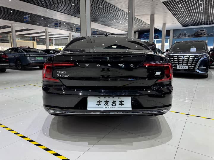 Фото 14 - Volvo S90 Hybrid