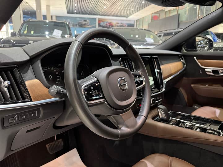 Фото 7 - Volvo S90 Hybrid