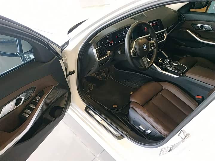 Фото 14 - BMW 3 Series