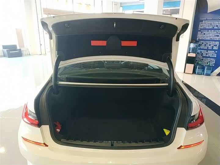 Фото 17 - BMW 3 Series