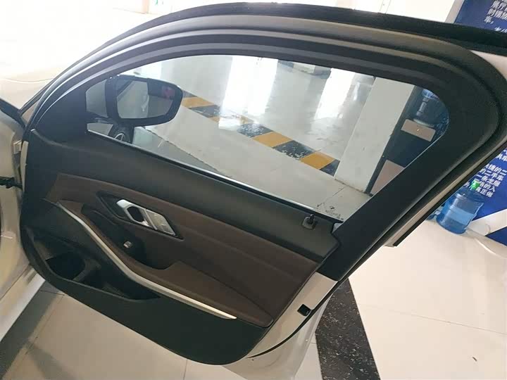 Фото 23 - BMW 3 Series