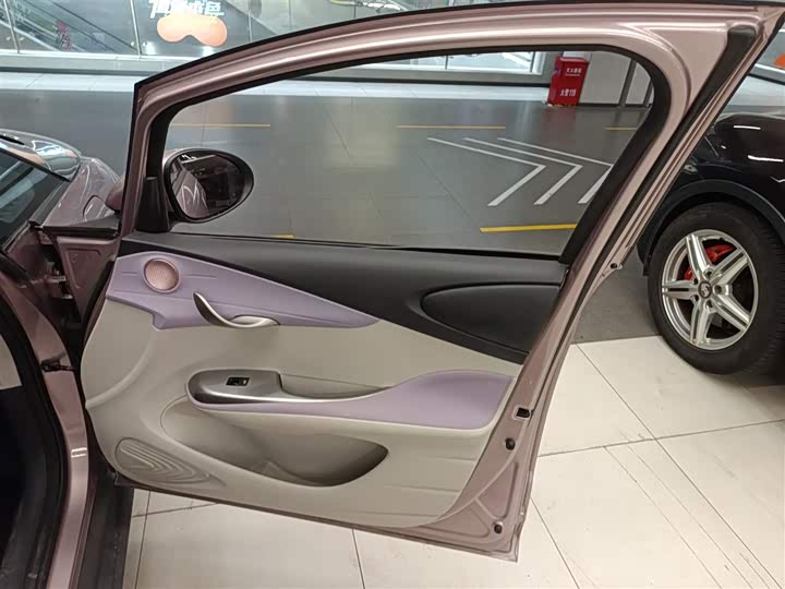 Фото 25 - BYD Dolphin