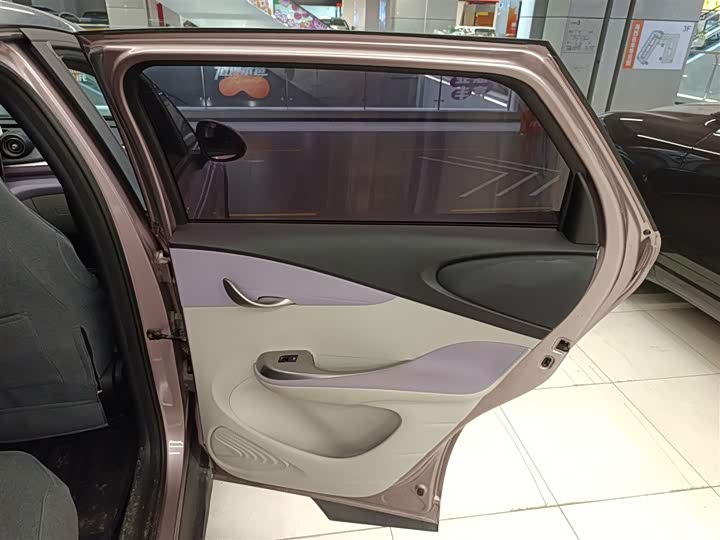 Фото 26 - BYD Dolphin