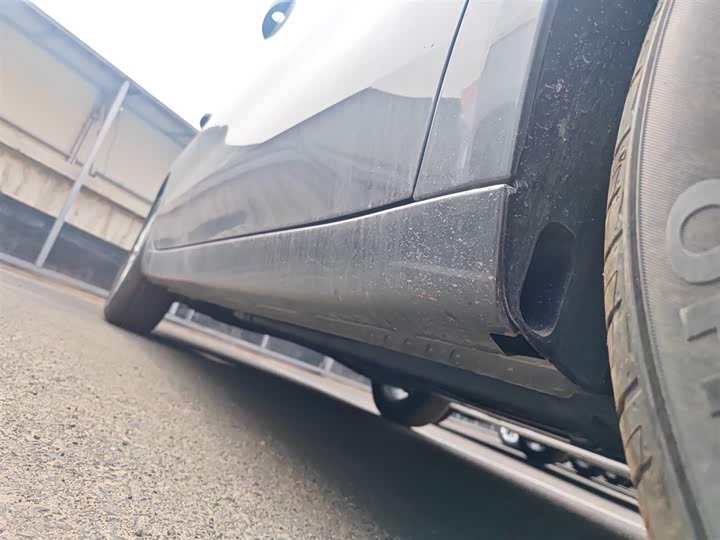 Фото 21 - Roewe i5