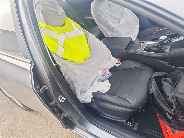 Фото 25 - Roewe i5