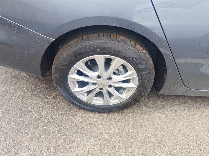 Фото 30 - Roewe i5