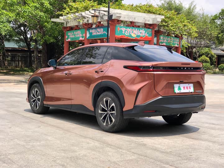 Фото 7 - Lexus RZ