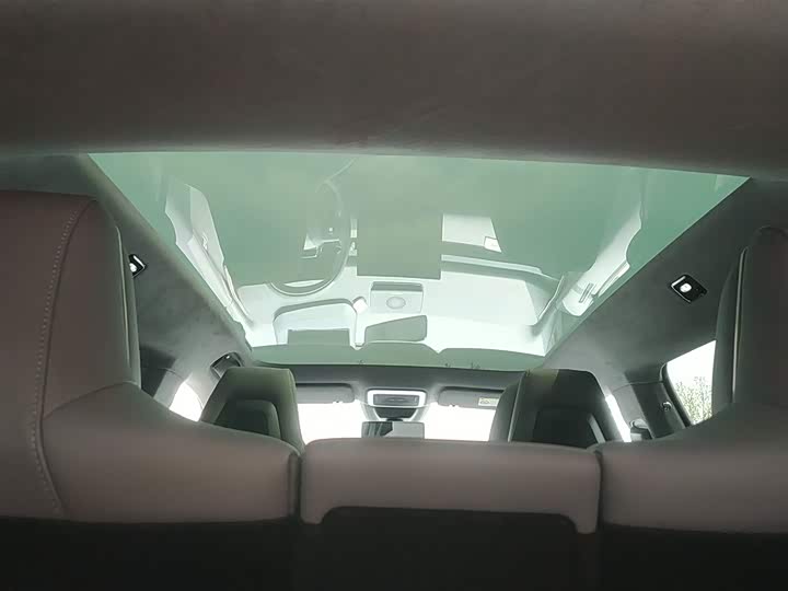 Фото 18 - Zeekr X