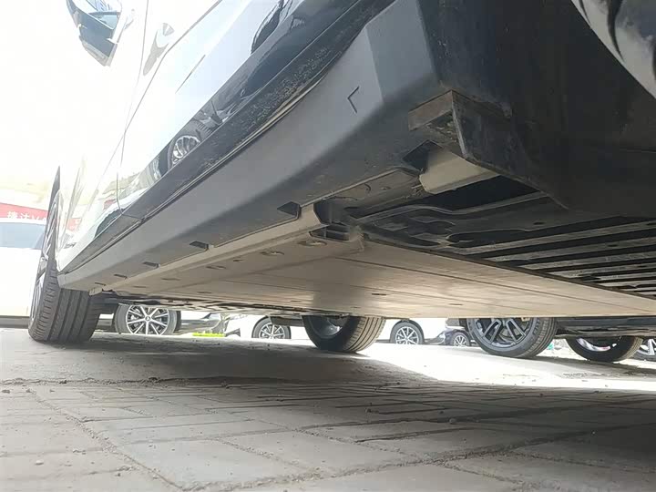 Фото 22 - Zeekr X