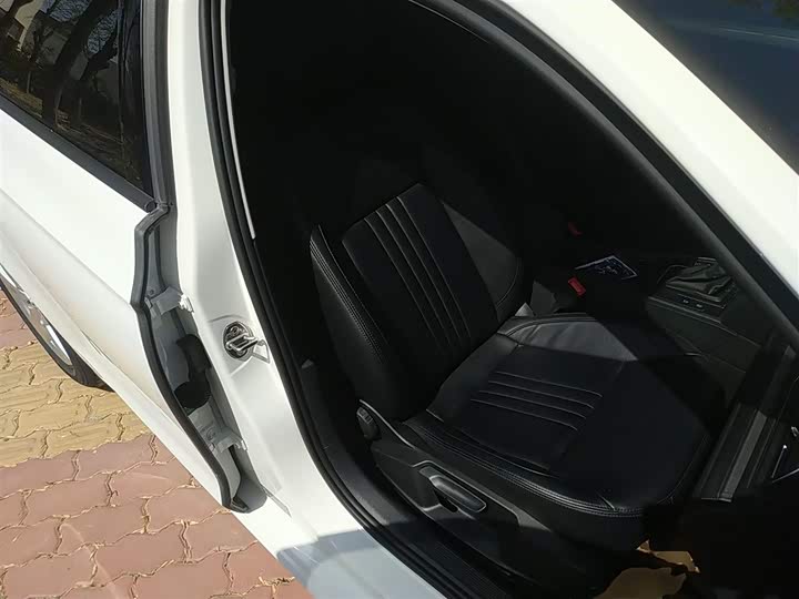 Фото 25 - Volkswagen Lamando L