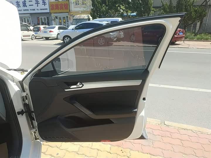 Фото 26 - Volkswagen Lamando L