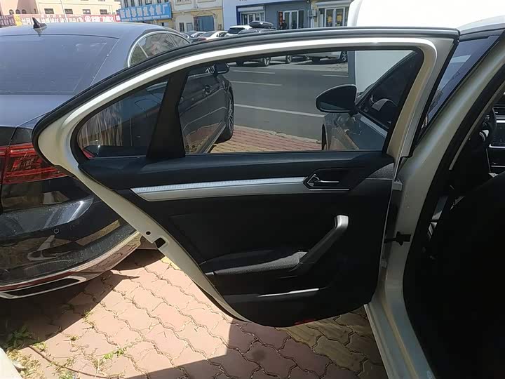 Фото 29 - Volkswagen Lamando L