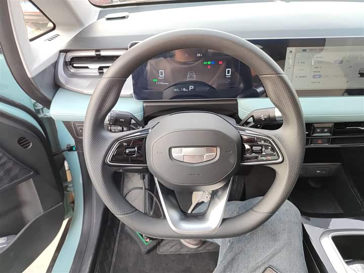 Фото 11 - Geely Geometry E Firefly